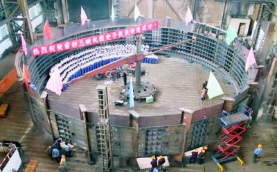 三峽發(fā)電廠7號機(jī)組組裝現(xiàn)